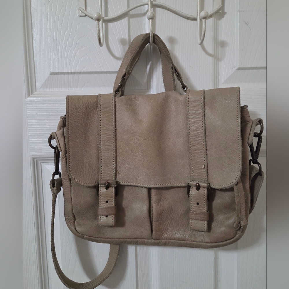 Roots Medium Messenger Crossbody